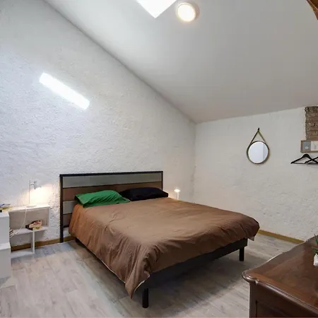 Holiday home Familial Avec Et Jeux Exterieurs - 5 Chambres, 230m², Village Typique, Animaux Acceptes - Fr-1-496-289