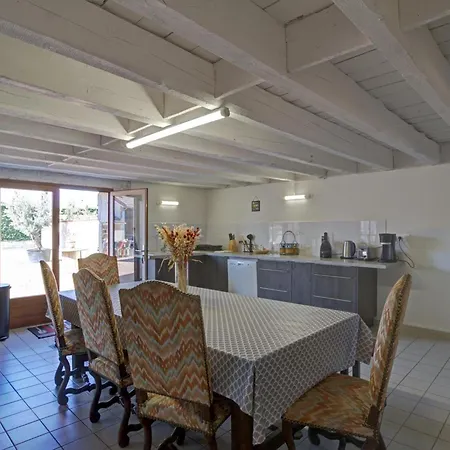 Familial Avec Et Jeux Exterieurs - 5 Chambres, 230m², Village Typique, Animaux Acceptes - Fr-1-496-289