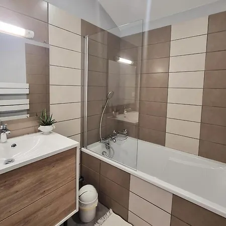 Familial Avec Et Jeux Exterieurs - 5 Chambres, 230m², Village Typique, Animaux Acceptes - Fr-1-496-289 Holiday home