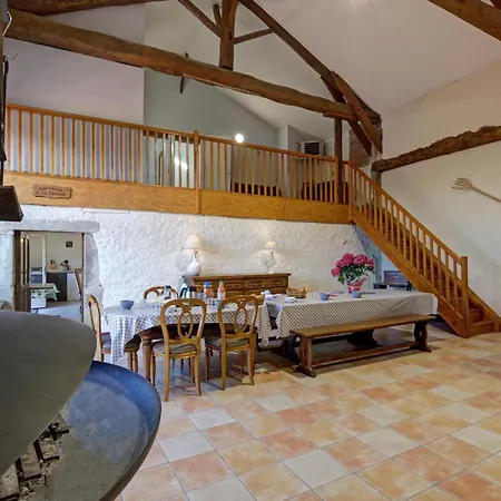 Familial Avec Et Jeux Exterieurs - 5 Chambres, 230m², Village Typique, Animaux Acceptes - Fr-1-496-289 *