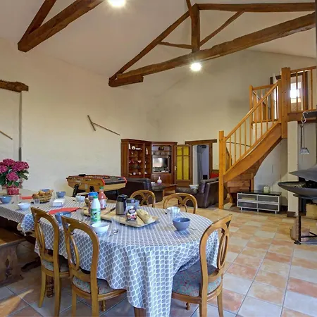Holiday home Familial Avec Et Jeux Exterieurs - 5 Chambres, 230m², Village Typique, Animaux Acceptes - Fr-1-496-289 *